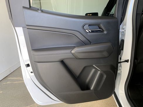 New 2024 Chevrolet Colorado LT w/ LT Convenience Package III image 44