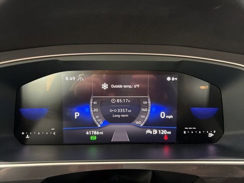 Used 2024 Volkswagen Tiguan S image 15