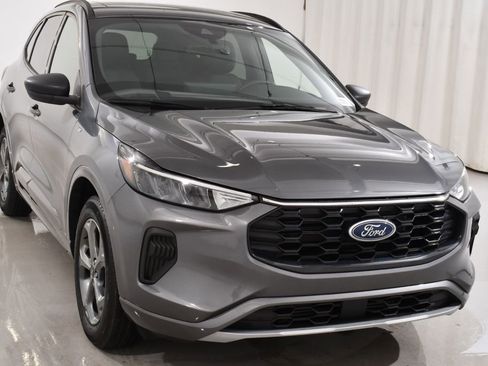 Used 2023 Ford Escape ST-Line w/ Tech Pack #1 AWD/4WD image 4