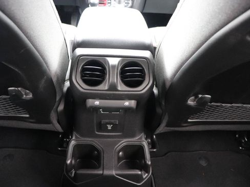 Used 2026 Jeep Wrangler Unlimited Rubicon AWD/4WD image 20