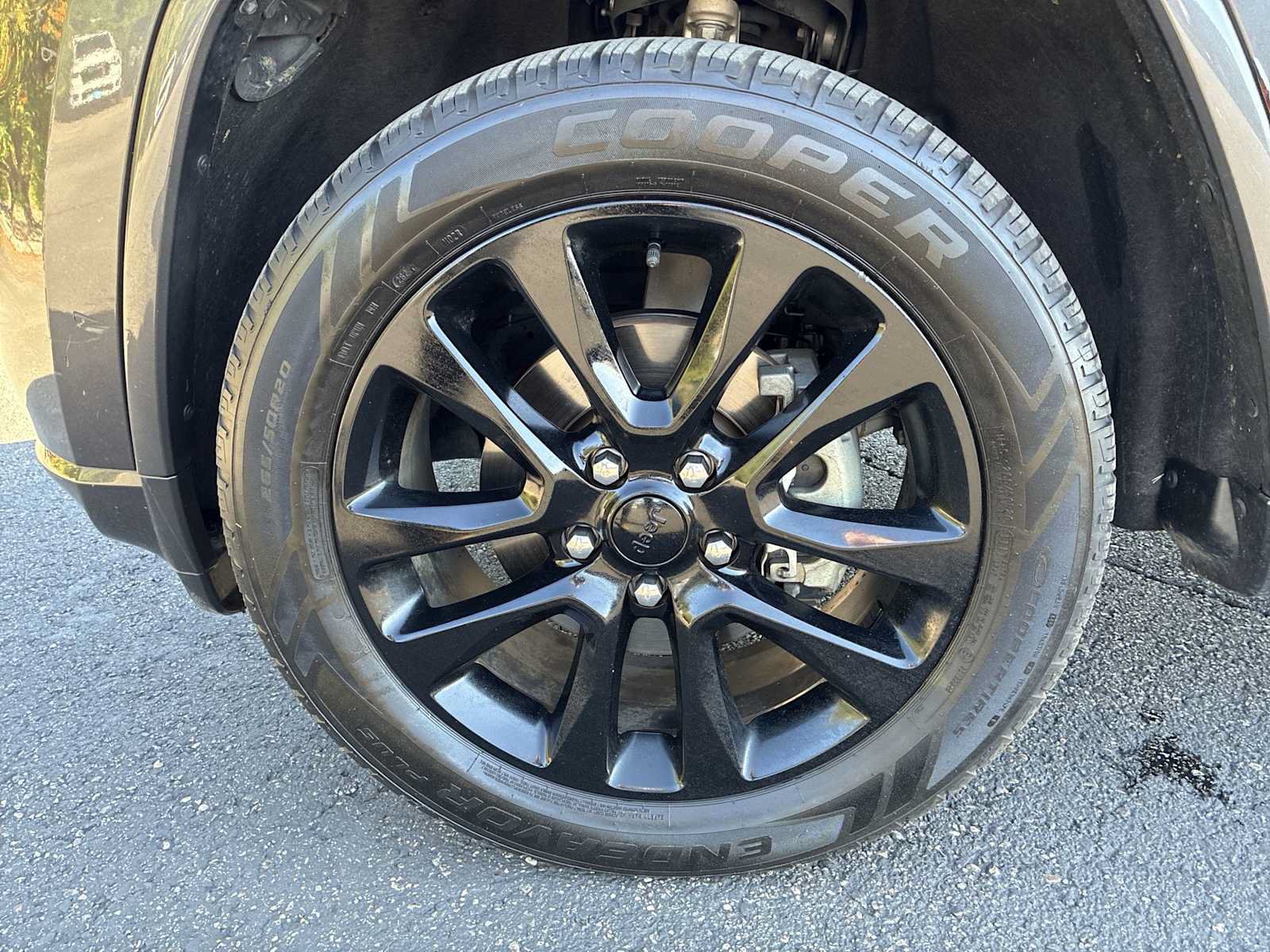 Used 2018 Jeep Grand Cherokee Altitude AWD/4WD image 18