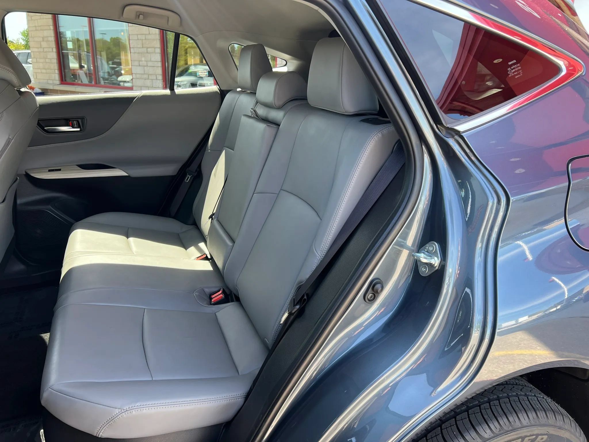 Used 2023 Toyota Venza XLE AWD/4WD image 9