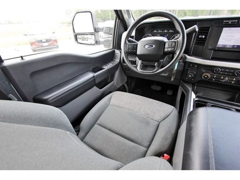 Used 2024 Ford F250 XLT w/ FX4 Off-Road Package image 11