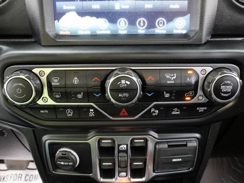 Used 2022 Jeep Gladiator Overland AWD/4WD image 28