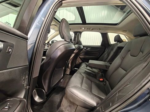 Used 2023 Volvo XC60 B5 Plus AWD/4WD image 27