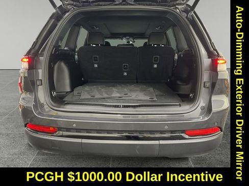 Used 2024 Jeep Grand Cherokee Limited w/ Luxury Tech Group II image 13