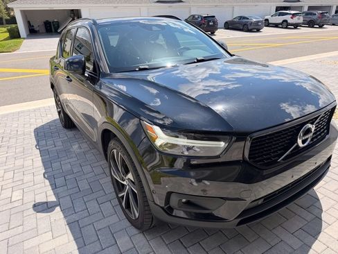 Used 2019 Volvo XC40 T5 R-Design AWD/4WD image 2