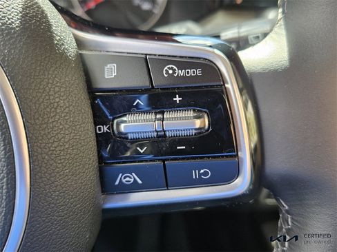Certified 2022 Kia Sorento S image 29