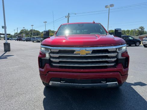 Used 2024 Chevrolet Silverado 1500 High Country AWD/4WD image 2