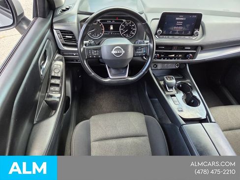Used 2025 Nissan Rogue SV FWD image 9