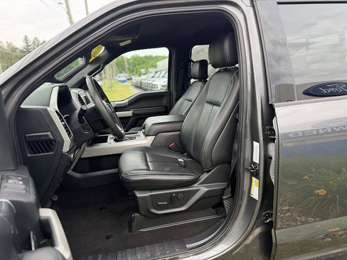 Used 2019 Ford F150 Lariat w/ Equipment Group 502A Luxury AWD/4WD image 11