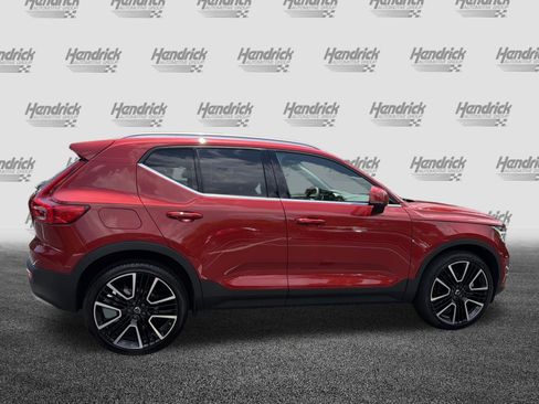 Certified 2024 Volvo XC40 B5 Ultimate w/ Protection Package Premier AWD/4WD image 11