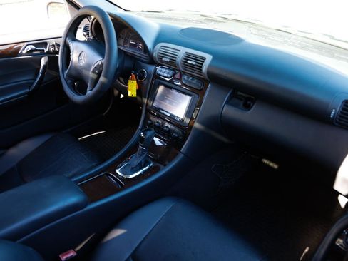Used 2003 Mercedes-Benz C 240 Sedan image 16