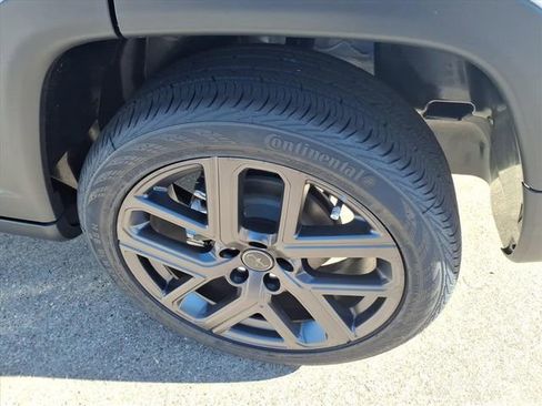 New 2026 Jeep Compass Latitude image 17