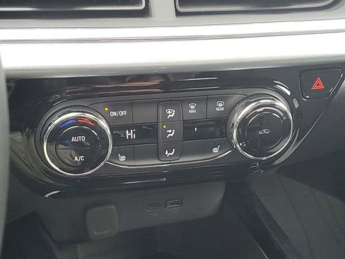 Used 2024 Chevrolet Trax LT w/ Driver Confidence Package image 17