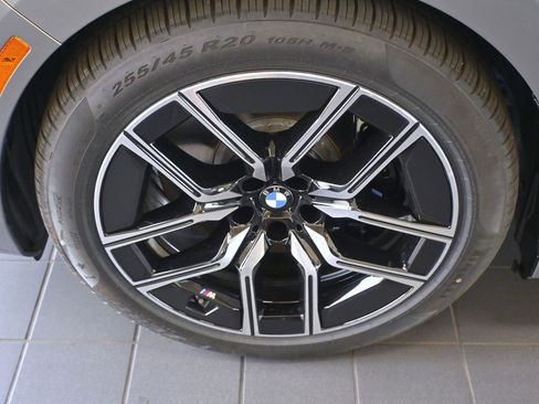 New 2026 BMW 750e xDrive w/ Executive Package image 8