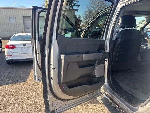 Used 2022 Ford F150 Lariat w/ Max Trailer Tow Package image 22