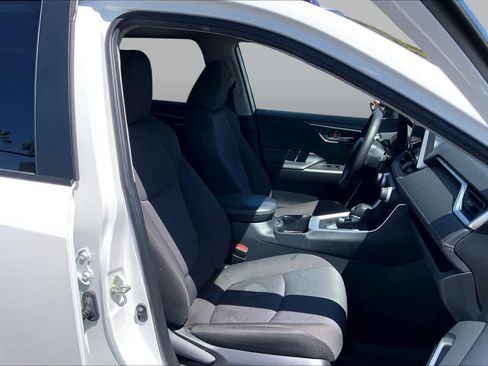 Used 2024 Toyota RAV4 XLE w/ Convenience Package FWD image 8