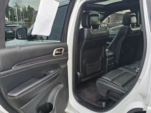 Used 2015 Jeep Grand Cherokee Overland image 14