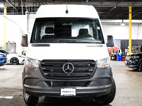 Used 2023 Mercedes-Benz Sprinter 2500 image 2