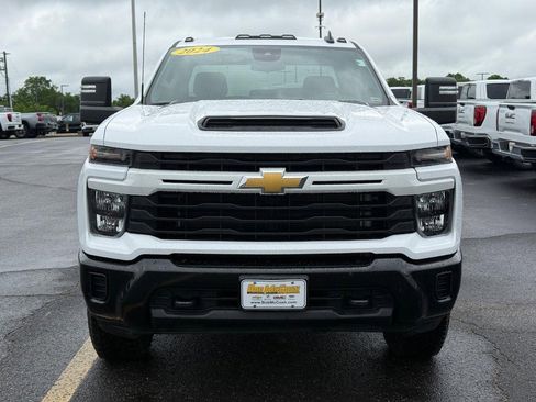 Used 2024 Chevrolet Silverado 2500 Custom w/ Custom Convenience Package AWD/4WD image 10