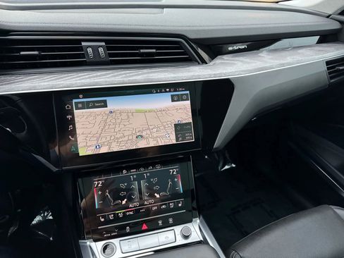 Used 2021 Audi e-tron Premium Plus w/ Premium Plus Package image 35