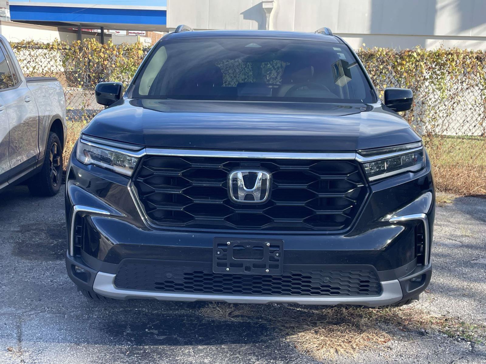 Used 2024 Honda Pilot Touring image 3