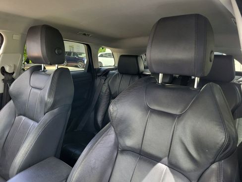 Used 2018 Land Rover Range Rover Evoque SE image 19