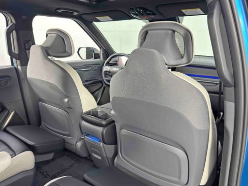 Used 2025 Kia EV9 GT-Line image 39