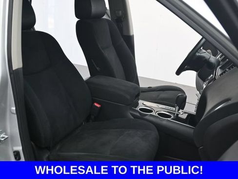 Used 2014 Nissan Pathfinder SV FWD image 29