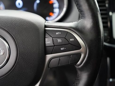 Used 2020 Jeep Grand Cherokee Altitude image 19