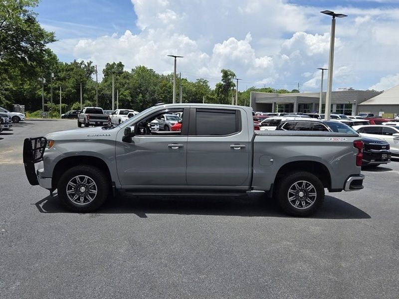 Used 2024 Chevrolet Silverado 1500 LT AWD/4WD image 5