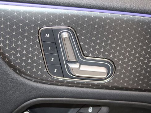 Used 2025 Mercedes-Benz GLA 250 image 21