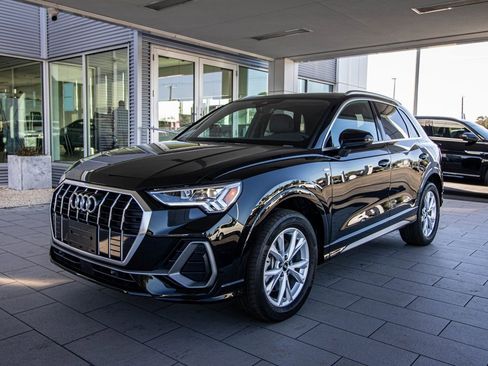 Used 2023 Audi Q3 2.0T Premium Plus w/ Premium Plus Package image 11