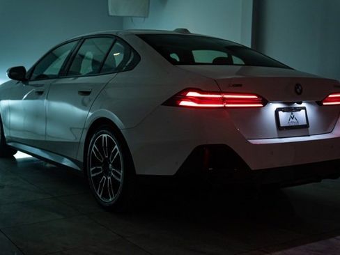 Used 2026 BMW 530i xDrive image 41