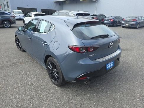 Used 2020 MAZDA MAZDA3 Hatchback w/ Premium Package FWD image 2
