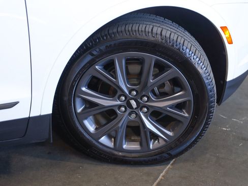 Used 2018 Cadillac XT5 Luxury w/ LPO, Black Ice Package image 13