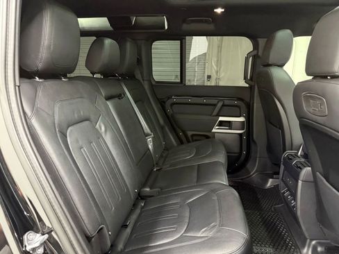 Used 2022 Land Rover Defender 110 S image 43