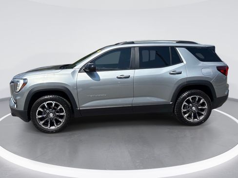 Used 2025 GMC Terrain Elevation w/ Elevation Premium Package AWD/4WD image 5