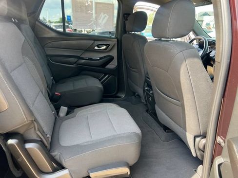 Used 2023 Chevrolet Traverse LT AWD/4WD image 17