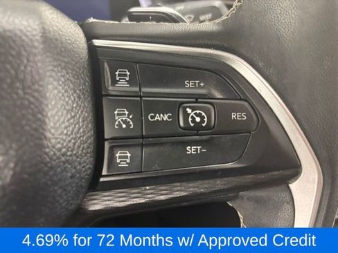 Used 2023 Jeep Grand Cherokee Laredo image 22