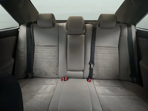 Used 2017 Toyota Camry XSE w/ Moonroof Package FWD image 18
