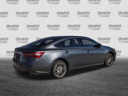 Used 2017 Toyota Avalon Limited image 9