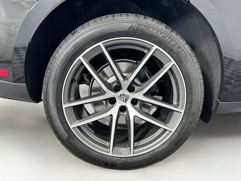 Used 2026 Porsche Macan AWD/4WD image 34