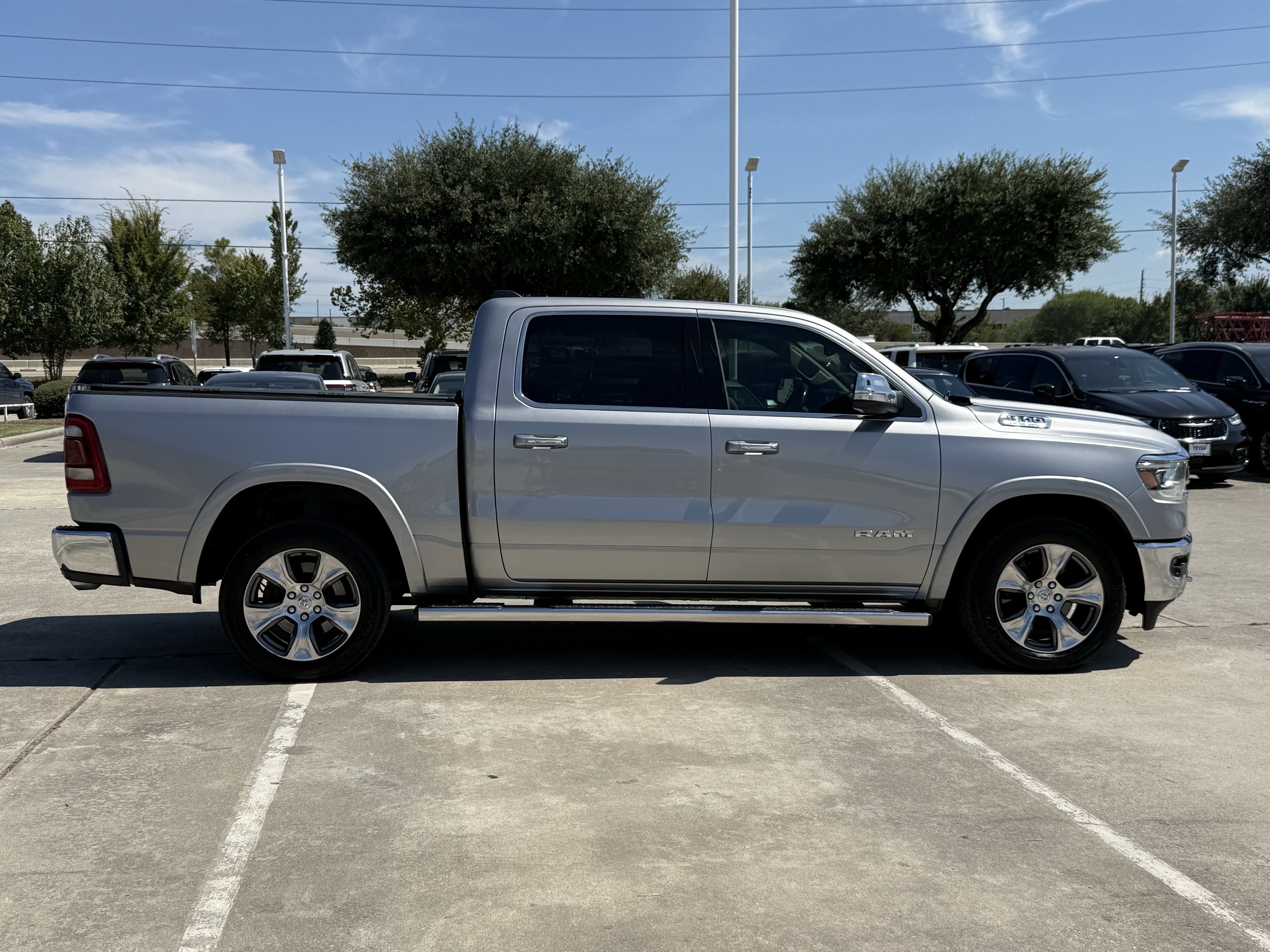 Used 2020 RAM 1500 Laramie AWD/4WD image 3