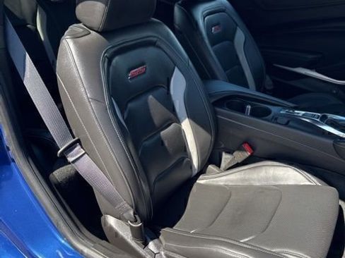 Used 2019 Chevrolet Camaro SS RWD image 11
