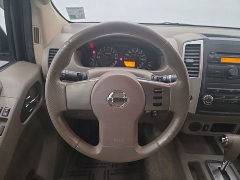 Used 2012 Nissan Frontier SV image 32