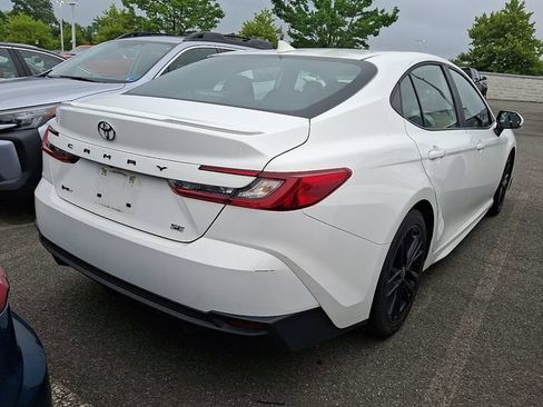 Used 2025 Toyota Camry SE FWD image 4