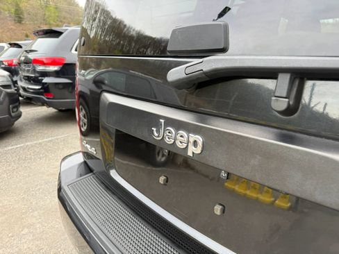 Used 2012 Jeep Liberty Sport w/ Popular Equipment Group AWD/4WD image 7