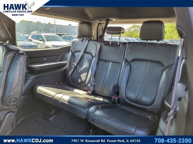 Certified 2025 Jeep Wagoneer Series II w/ Convenience Group I AWD/4WD image 12
